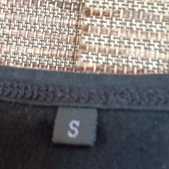 Stylish Black and Green Women's Cotton Tee Shirt - Picture 3 of 4